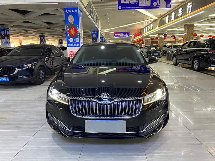 Skoda Superb, 2022 — фото 2 из 9