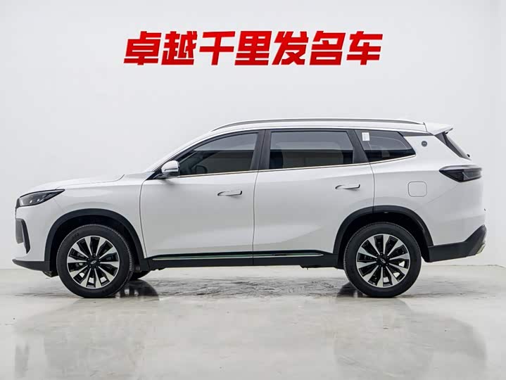 Chery Tiggo 8 Plus, 2026 — фото 6 из 9