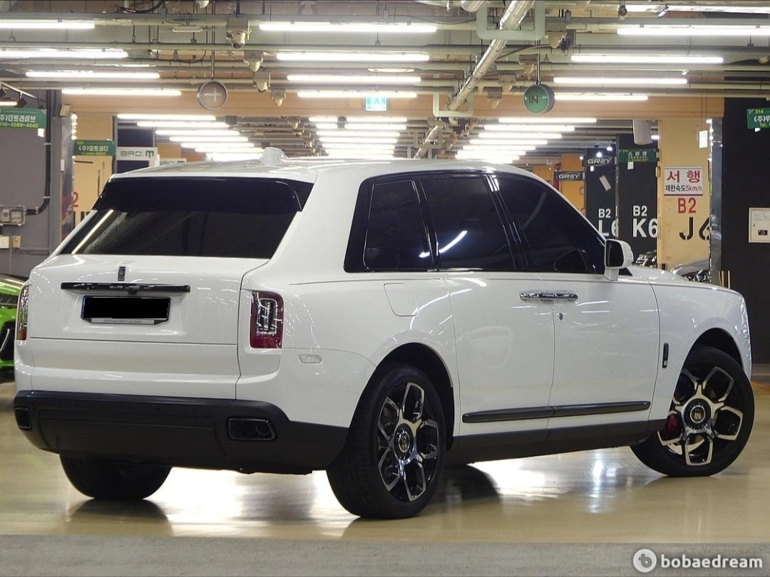Rolls-Royce Cullinan, 2023 — фото 3 из 12