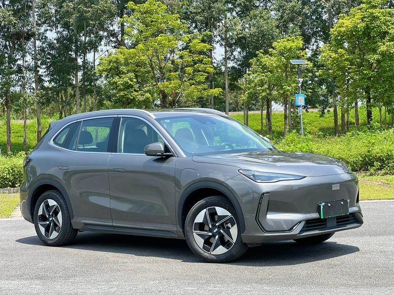 Geely Galaxy E5, 2025 — фото 3 из 12