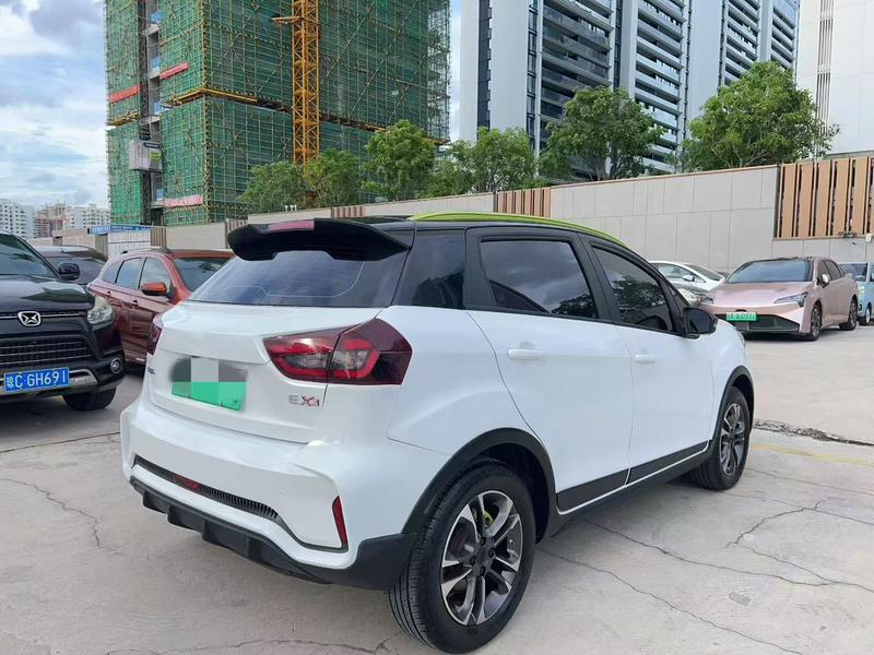 Geely Geometry EX3, 2022 — фото 6 из 10