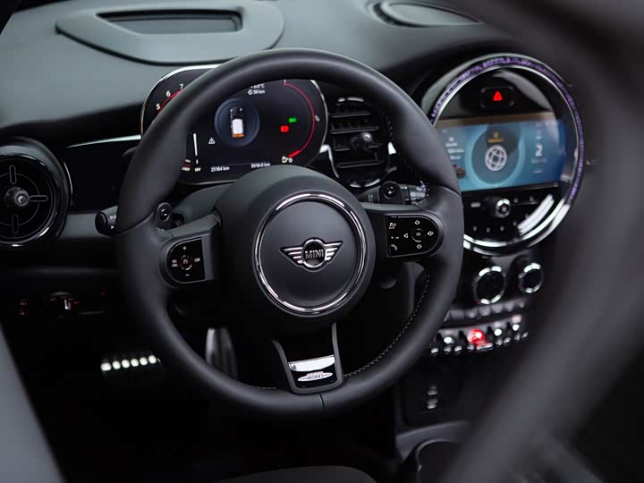 Mini Mini JCW, 2022 — фото 8 из 9