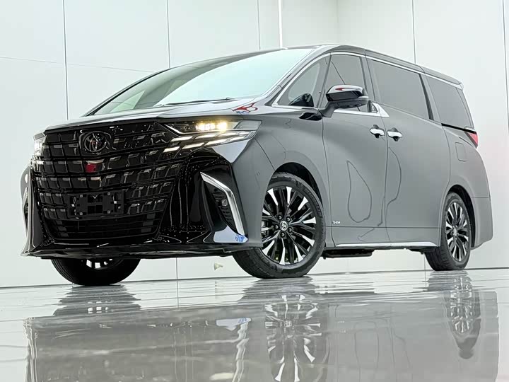 Toyota Alphard, 2023 — фото 2 из 9