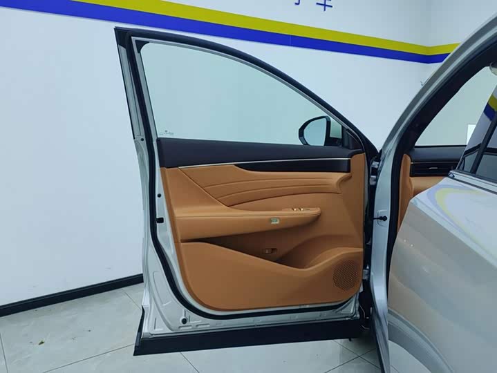 Dongfeng Aeolus L8, 2025 — фото 7 из 9