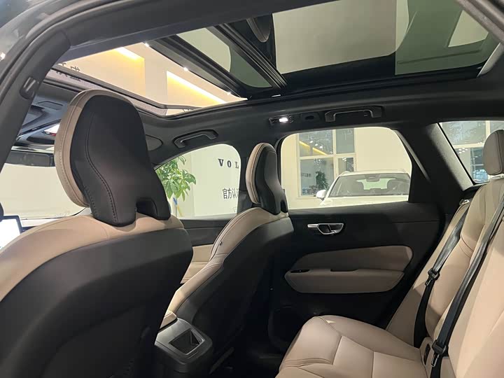 Volvo XC60, 2025 — фото 9 из 9