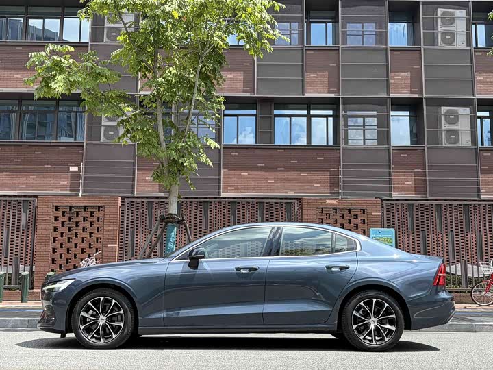 Volvo S60, 2021 — фото 3 из 9
