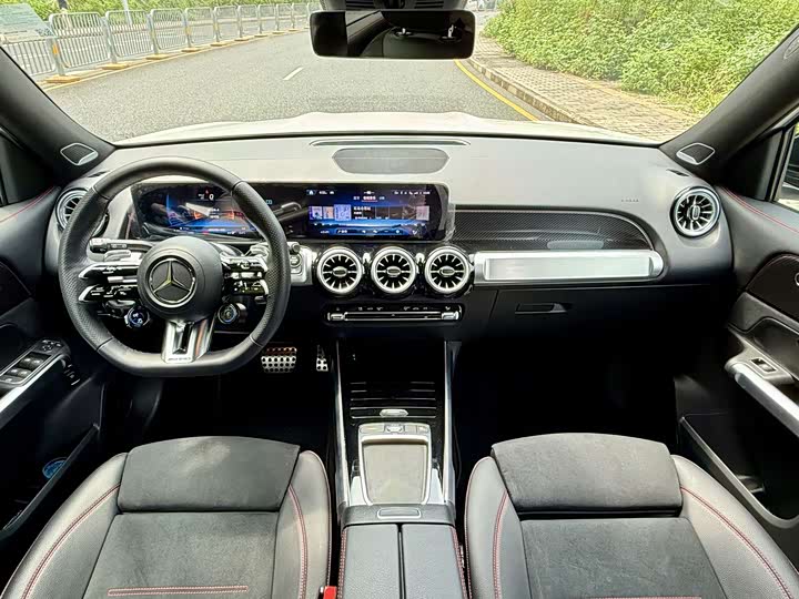 Mercedes-Benz GLB-Class AMG, 2024 — фото 6 из 9