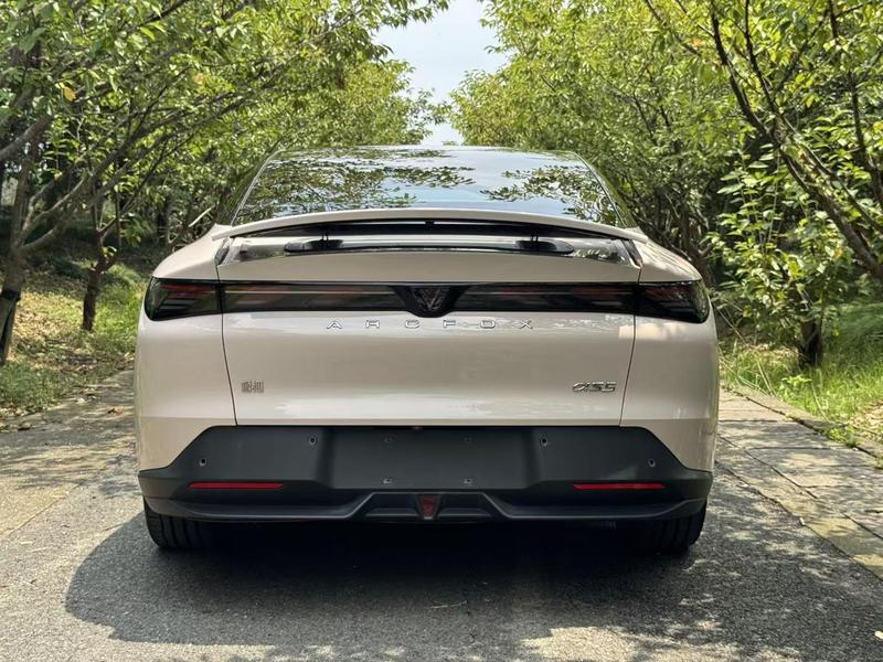 BAIC Arcfox Alpha S5, 2024 — фото 6 из 11