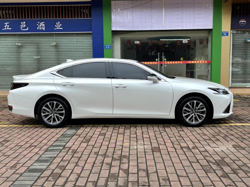 Lexus ES, 2024 — фото 7 из 11