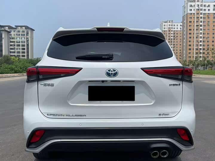 Toyota Crown Kluger, 2023 — фото 8 из 9