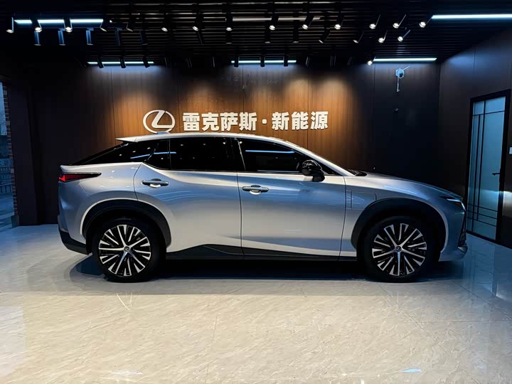 Lexus RZ, 2023 — фото 2 из 9