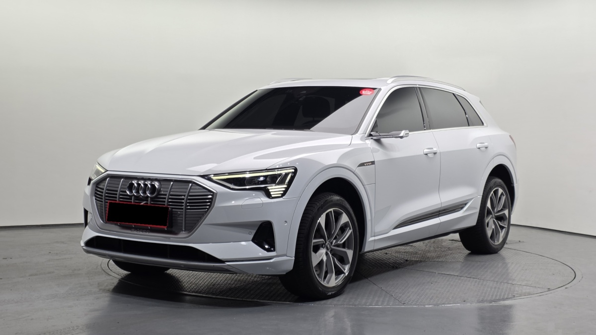 Audi e-tron, 2022 — купить в Саранске под ключ