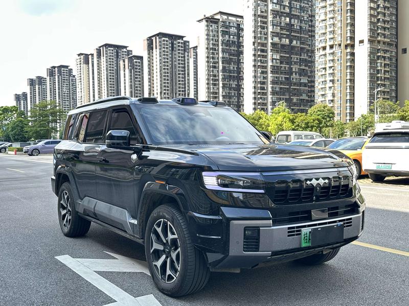BYD FangChengBao Leopard 8, 2025 — фото 3 из 12