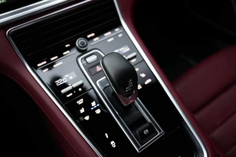 Porsche Panamera, 2023 — фото 11 из 12