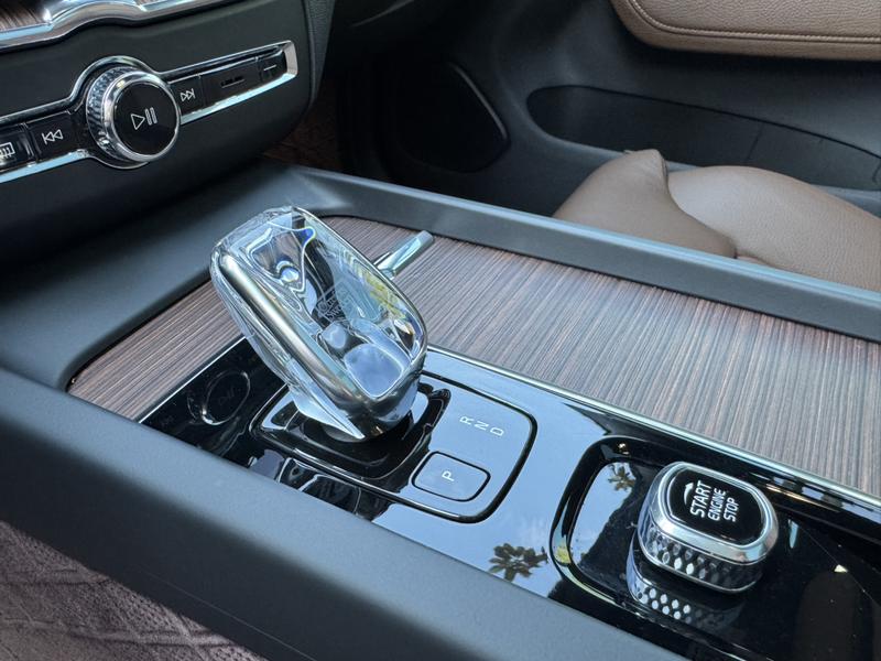 Volvo XC60, 2021 — фото 11 из 12
