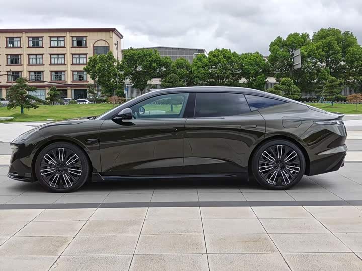 Lynk & Co 30 EM-P Hybrid, 2025 — фото 3 из 9