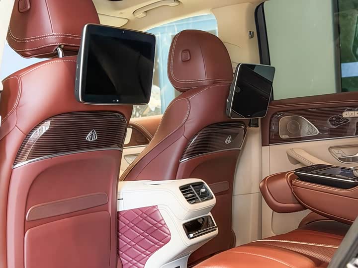 Mercedes-Benz Maybach GLS, 2022 — фото 9 из 9