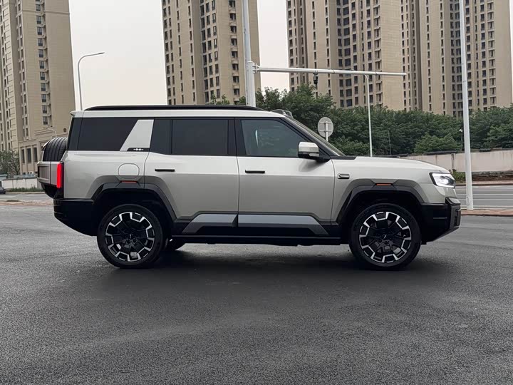 BYD FangChengBao Leopard 8, 2026 — фото 4 из 9