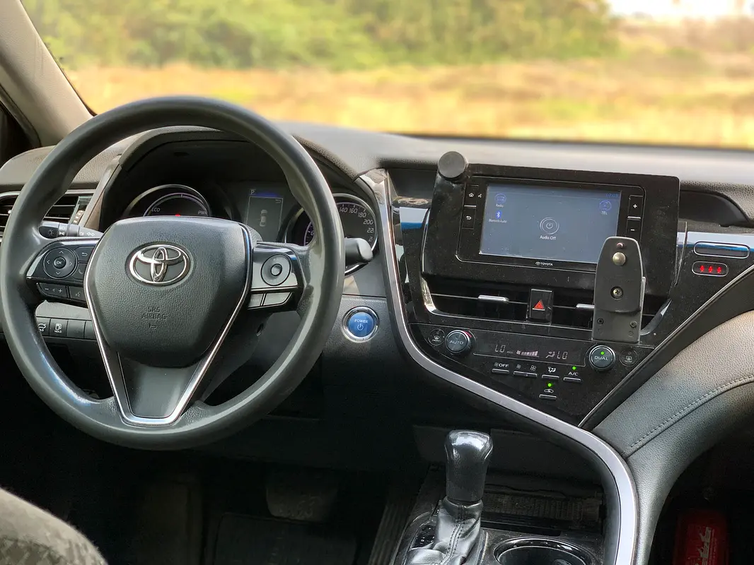 Toyota Camry, 2022 — фото 8 из 10