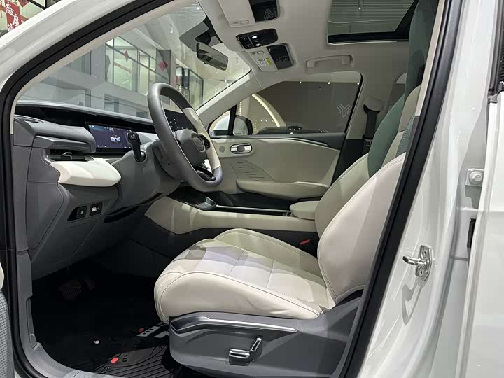Lynk & Co 06 EM-P Hybrid, 2023 — фото 4 из 9