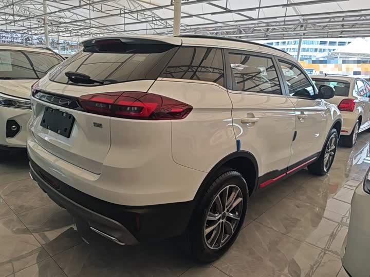 Geely Atlas, 2022 — фото 7 из 9