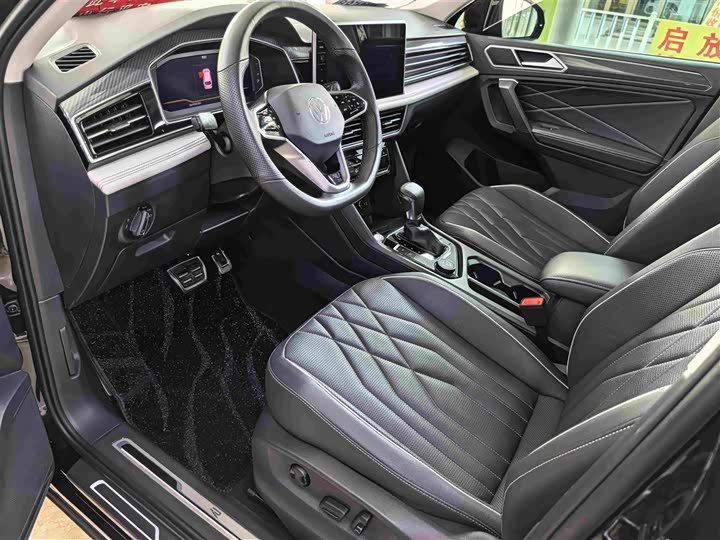Volkswagen Tiguan L Pro, 2023 — фото 8 из 10