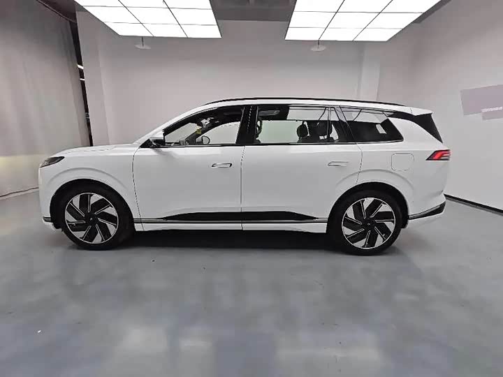 Dongfeng Yipai eπ 008, 2024 — фото 2 из 9