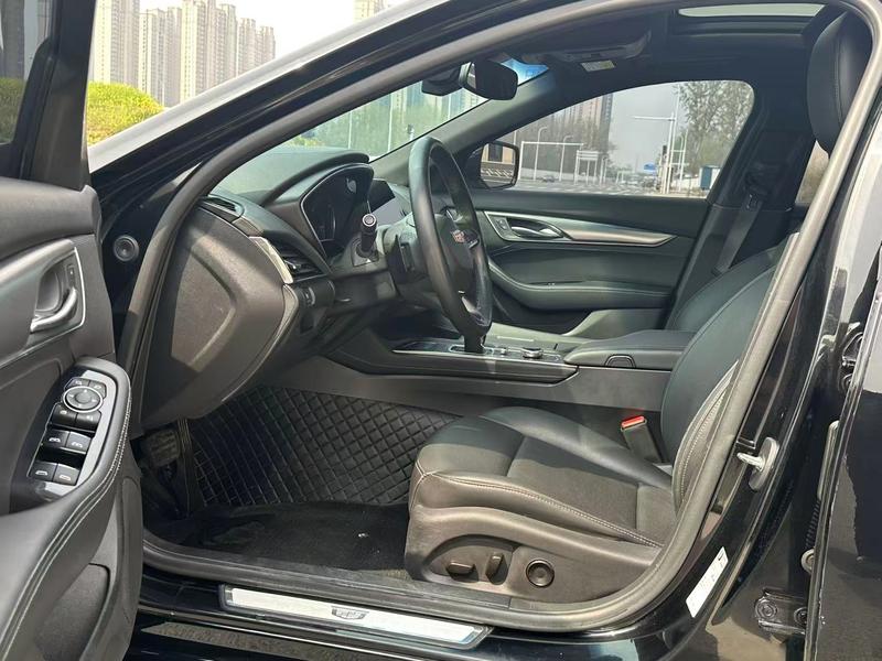 Cadillac CT5, 2022 — фото 10 из 12