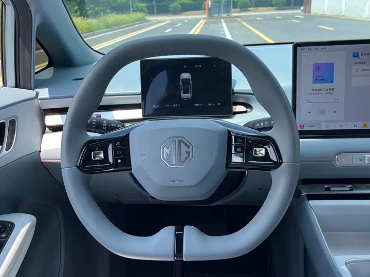 MG Motor 4 EV, 2025 — фото 9 из 9
