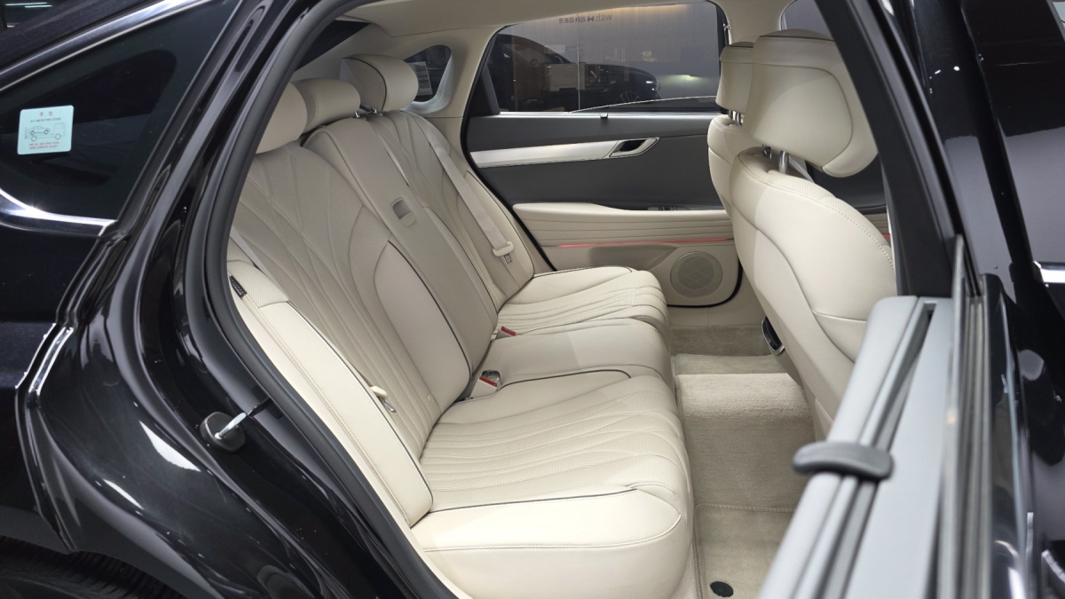 Genesis G80, 2025 — фото 12 из 12