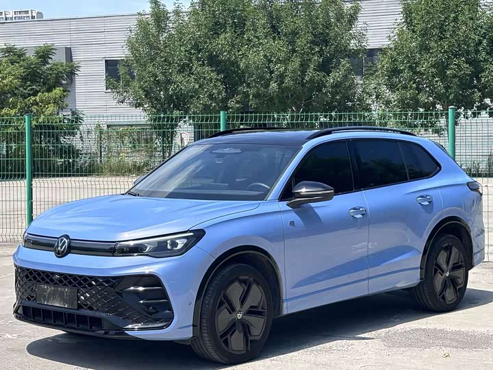 Volkswagen Tiguan L Pro, 2024 — купить в Твери под ключ