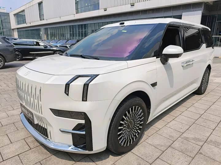 Zeekr 009, 2024 — купить в Самаре под ключ