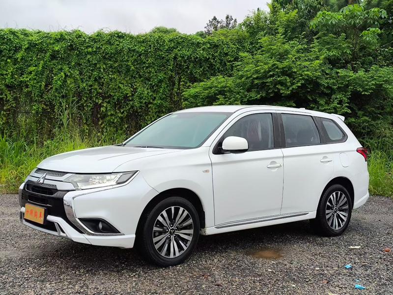 Mitsubishi Outlander, 2021 — купить в Курске под ключ