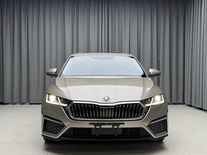 Skoda Octavia Pro, 2022 — фото 2 из 9