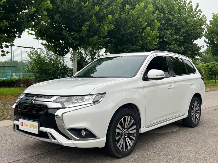 Mitsubishi Outlander, 2023 — купить в Рязани под ключ