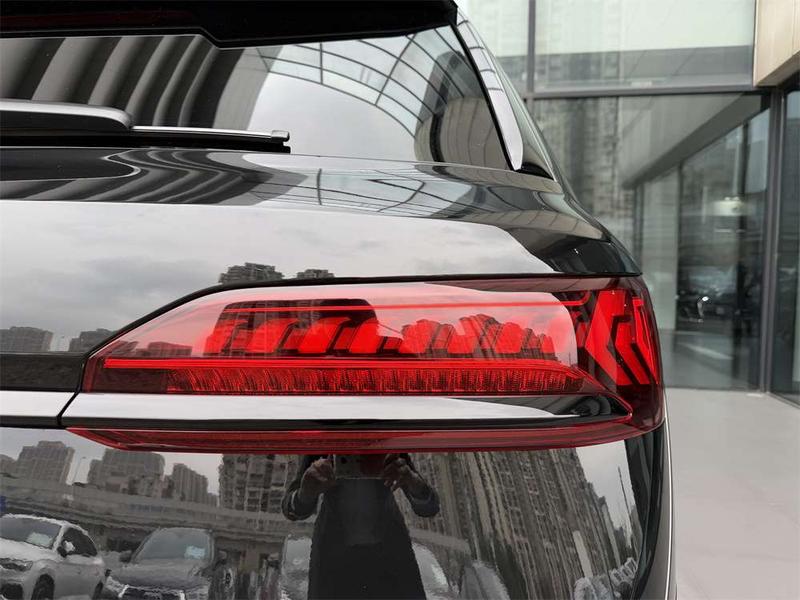 Audi SQ7, 2024 — фото 6 из 12