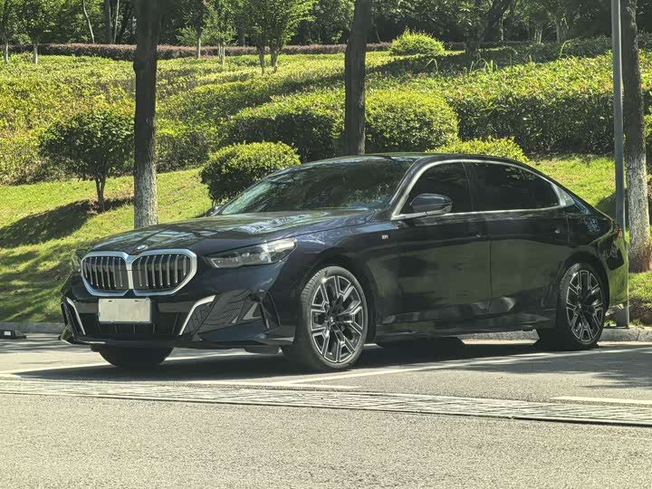 BMW 5 Series, 2025 — купить в Воронеже под ключ