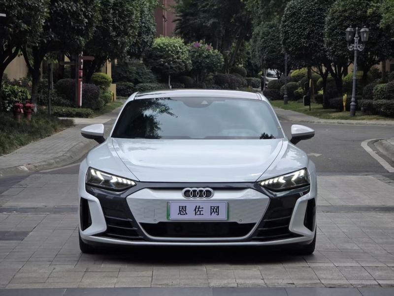 Audi e-tron GT, 2024 — фото 2 из 12
