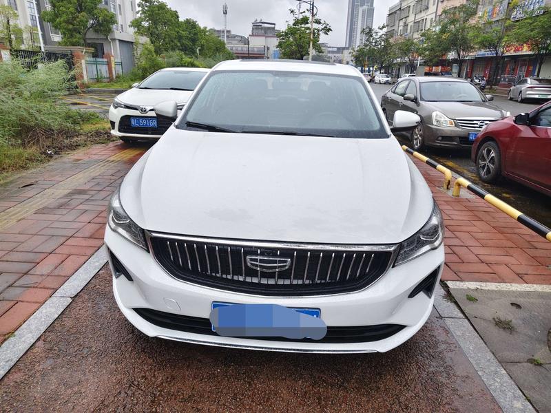 Geely Emgrand, 2021 — фото 2 из 10