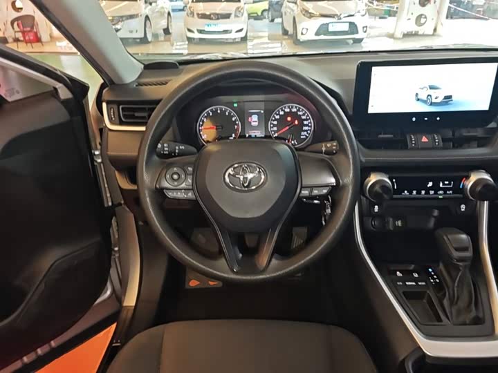Toyota Wildlander, 2023 — фото 7 из 9