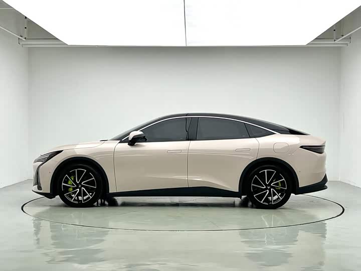 BAIC Arcfox Alpha S5, 2025 — фото 7 из 9