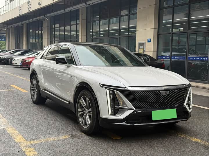 Cadillac Lyriq, 2023 — фото 3 из 9