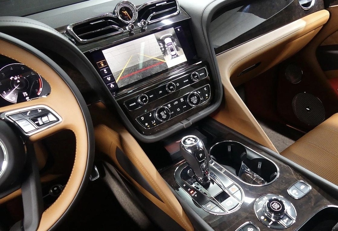Bentley Bentayga, 2021 — фото 10 из 12