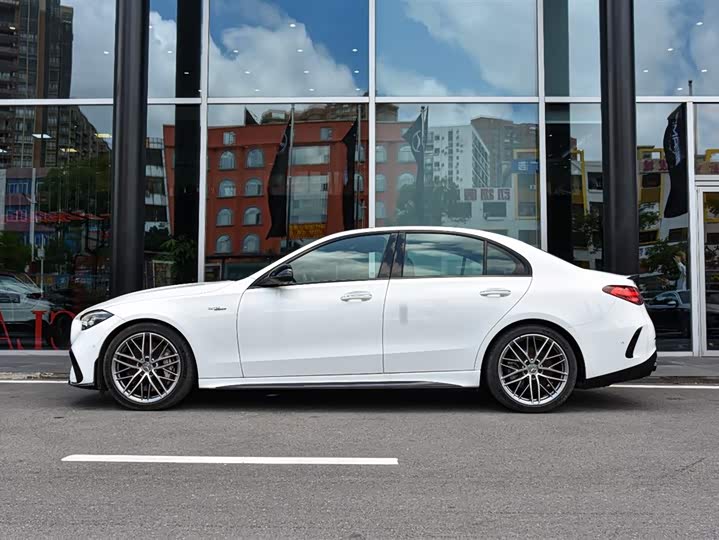 Mercedes-Benz C-Class AMG, 2025 — фото 3 из 9
