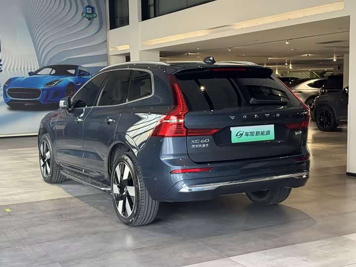 Volvo XC60 Hybrid, 2024 — фото 7 из 9