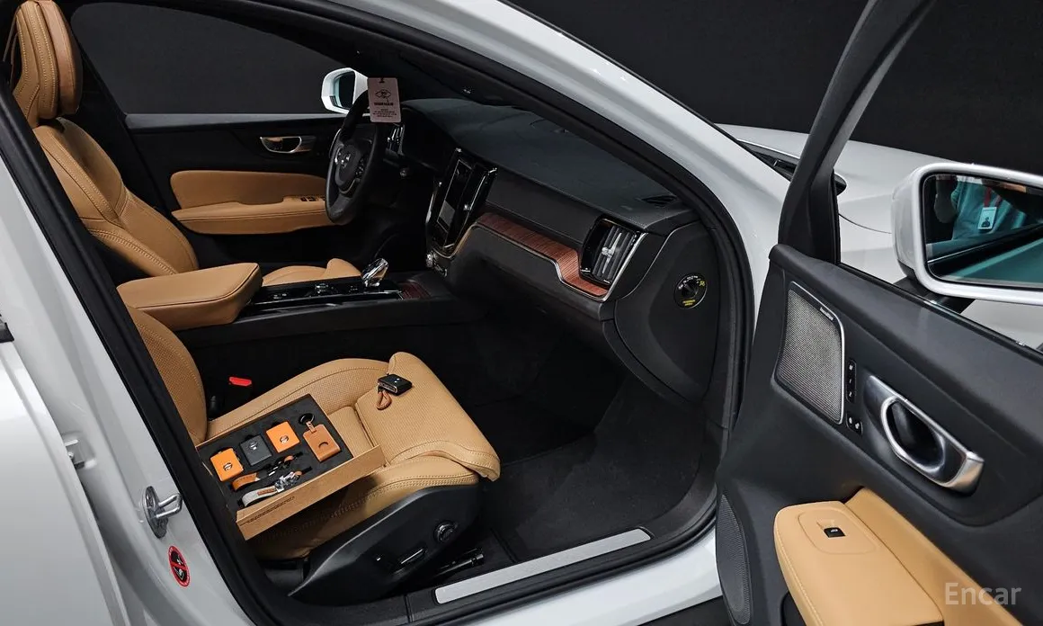 Volvo V60, 2023 — фото 11 из 12