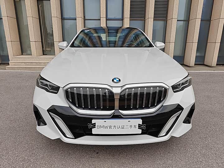 BMW 5 Series, 2025 — фото 3 из 9