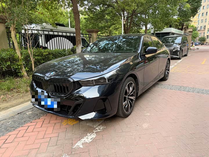 BMW 5 Series, 2026 — купить в Курске под ключ