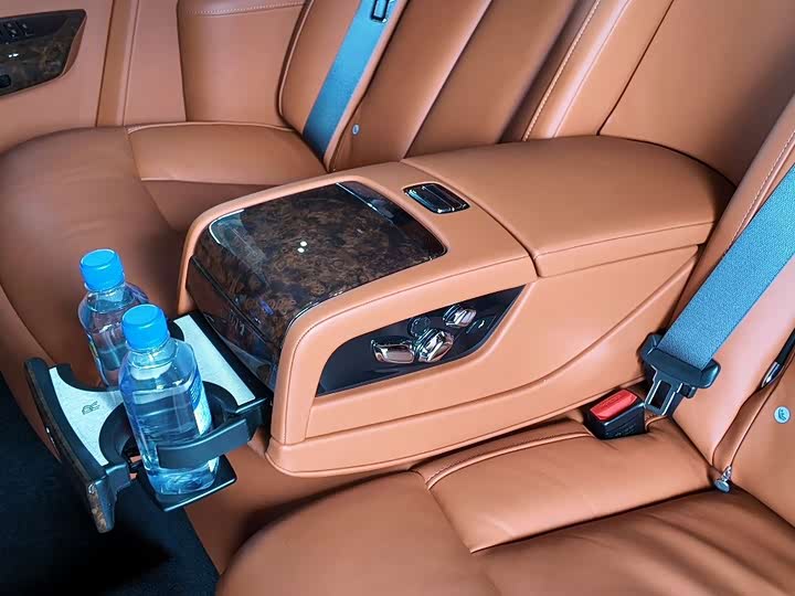 Rolls-Royce Phantom, 2021 — фото 9 из 9
