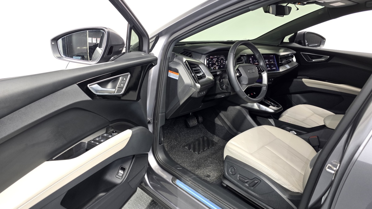 Audi Q4 e-tron, 2022 — фото 9 из 12